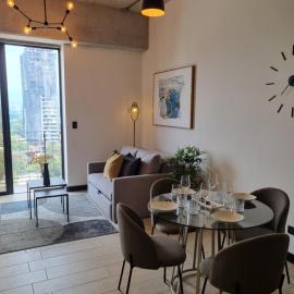 Turin 2BR Zona 10 Luxury Suite - Pool, Jacuzzi, Gym & View, hotel in Guatemala