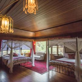 Quiet Mind Lodge, Spa & Retreat Sequoias، فندق في كيرنفيل