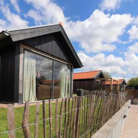 Tiny House in Anjum by Scenic Lake, hotel em Anjum
