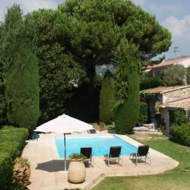 Authentic & Atypical house - Vence, hotel in Vence