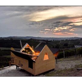 STARSBOX Cascina Le Doti, hotel em Neive