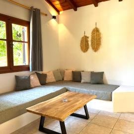 Panos Villas, Hotel in Koukounaries