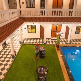 Sapphire Mansion, hotel sa Alibag