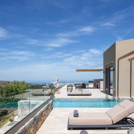 Eforasis Villas, with Heated Spa Whirlpool, by ThinkVilla, hotell sihtkohas Arménoi