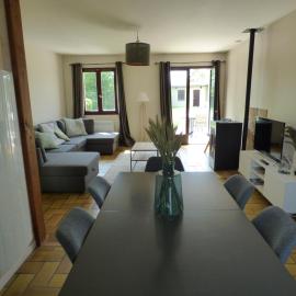 Terre et Mer, maison avec jardin, hotel u gradu Kan