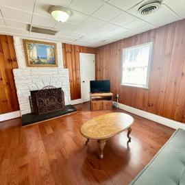 Cottage 8Lees Ford Marina โรงแรมในNancy