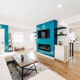 Beautiful luxury home freshly renovated with big yard, seating & grill pad, hotel in Cottage Grove