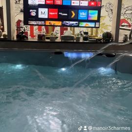 MANOIR AUX trois charmes, hotel i Ronchamp