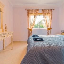 AT17 Two Bed Apt on Oasis Parque