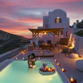 Bluewhite Suites & Villa Santorini, viešbutis mieste Pirgas