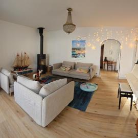 Deux maisons reunis par le jardin et sa cabine de plage, à 8min à pieds des plages et de l'océan