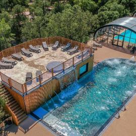 Camping Les Prés du Roi: Sommières şehrinde bir otel