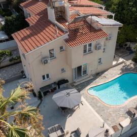 LightHouse Pool Villa, hotel v destinaci Paphos City