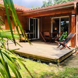 Pays Basque&Landes Maison Bois classée 4 étoiles, hotel in Tarnos