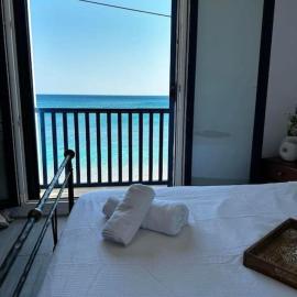Μεζονέτα - Παραλία Αγία Φωτεινή, hôtel à Chios