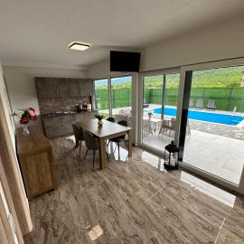 Terra Solis Bihać Villa 2, hotel v destinácii Bihać
