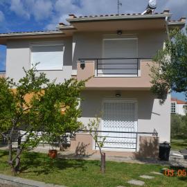Beautiful maisonette (Όμορφη μεζονέτα), hotel in Nea Moudania