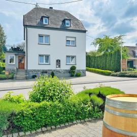 Ferienwohnungen Weingut Kilburg, хотел в Браунеберг