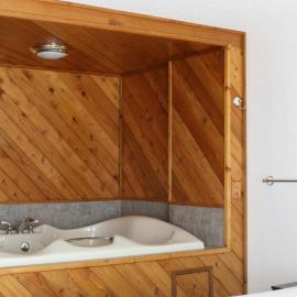 Bridge Inn Tomahawk - Suite 201, Kitchen, Hot Tub, Fireplace, Balcony, River View, hotel a Tomahawk