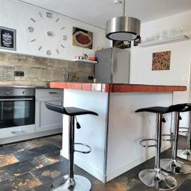 Cosy 2 bedroom apartment on 5 floor with balcony in the centre of Denia near the playa- SPAIN, hotel sa Denia
