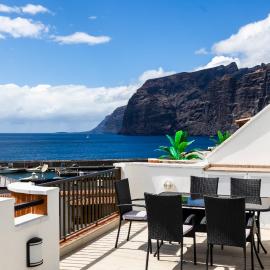 OCEAN PANORAMA - 3 AC bedrooms, private garage, pool, 2 bathrooms, tv channels, hotel in Acantilado de los Gigantes