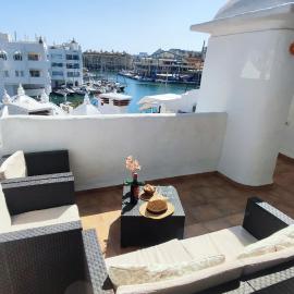 Puerto Marina luxury apartment with sea views, hotel in Benalmádena