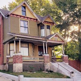 The Eleanor Davis House & Pool, hotel din Hannibal