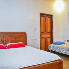 Casa de Madera The Wooden House Staycation Transient and Private Resort、Cabuyaoのホテル