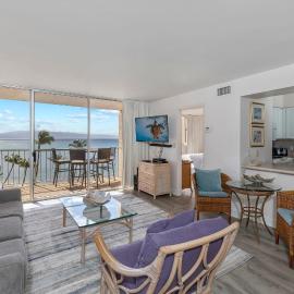 Brand New Condo with excellent reviews, hotel in Kahana