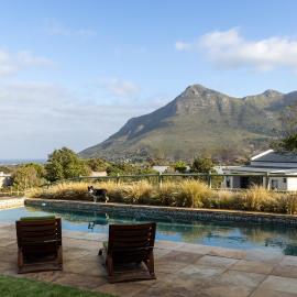 Serene, Thatched Apartment in Noordhoek, Cape Town