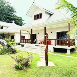 Digwa Beach Chalet, hotel em La Digue