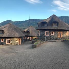 Liphofung cave, chalets, khách sạn ở Butha-Buthe