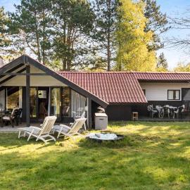 3 Bedroom Cozy Home In Rødby, hotel em Rødby