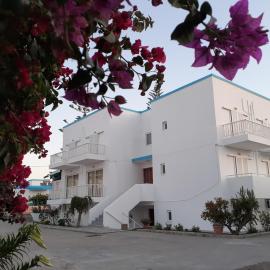 Your Second Home 2: Kámpos şehrinde bir otel