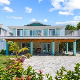 Heated Pool Home steps to the beach, hotel in Fort Myers Beach