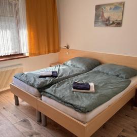 Beherbergungsbetrieb Madle، فندق في Bad Deutsch Altenburg