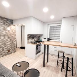 Butas ant ežero kranto, hotel en Telšiai