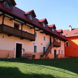 Podřipská Farma, hotel in Roudnice nad Labem