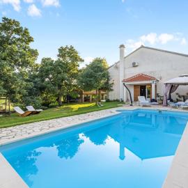 Stunning Home In Lozovac, hotel v mestu Lozovac