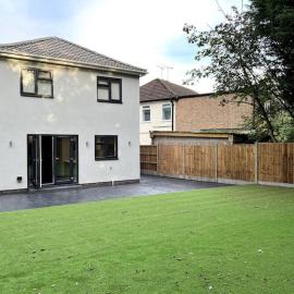 4 Bedroom House Coventry Sleep 7 with 3 Parking Spaces