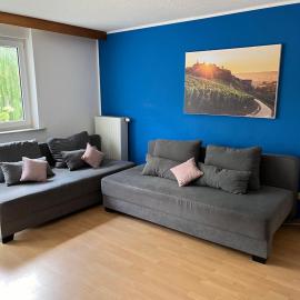 Schöne ruhige Wohnung mit Balkon, hotel a Würzburg