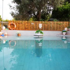 Oasi Della Natura with pool by Local House, hotel a Caronia