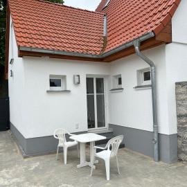 Ferienhaus Constanze Mücheln am Geiseltalsee Maisonette Appartement für 2 Personen, Freisitz, Garage, viešbutis mieste Stöbnitz