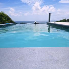 Hodges Bay House, hotel i Calibishie