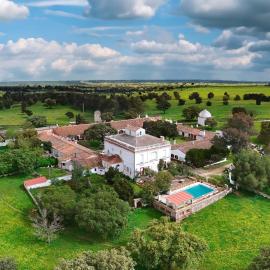 나바스델마드로노에 위치한 호텔 Hotel Rural El Vaqueril