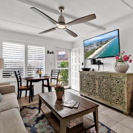 사우스 파드레 아일랜드에 위치한 호텔 Beachside Bungalow: Surfside I #104
