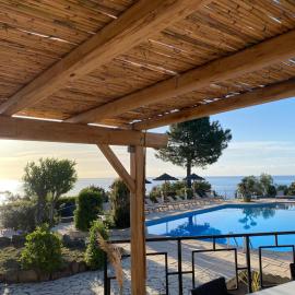 Le Thyreneen, hotel in Sari Solenzara