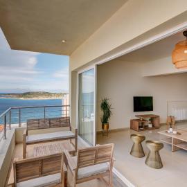 Oikies Luxury Apartments with private free parking area, hotel in Agios Nikolaos