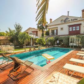 Casa Rubino Otel, hotel Alacatiban