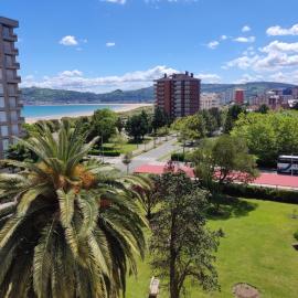 Katt y el mar, hotel in Laredo